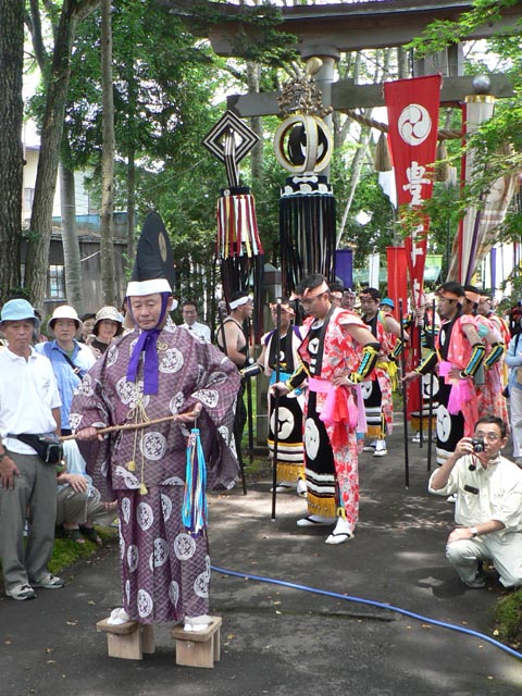 世界一大太鼓を奉納～綴子神社例大祭本祭 | 北秋田市ホームページ 住民